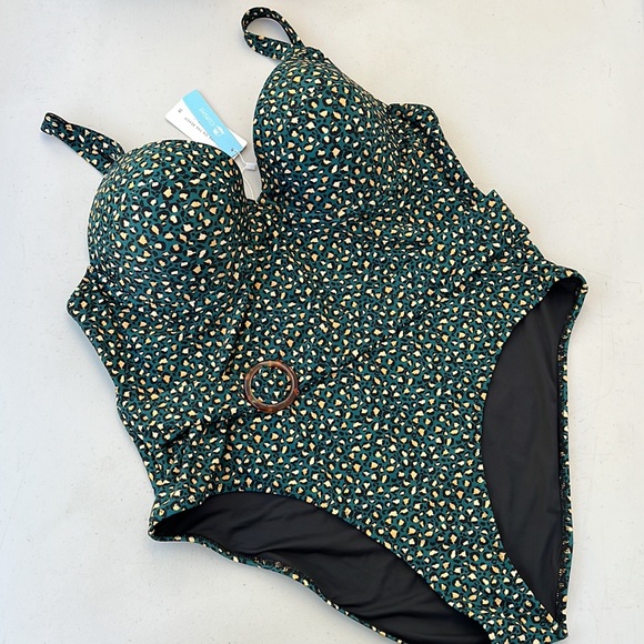 CUPSHE Leopard O-Ring One Piece Swimsuit (size 3X) - Picture 3 of 8